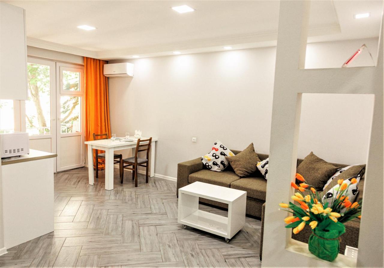 Apartment "B" With A Separate Bedroom Tbilisi Luaran gambar