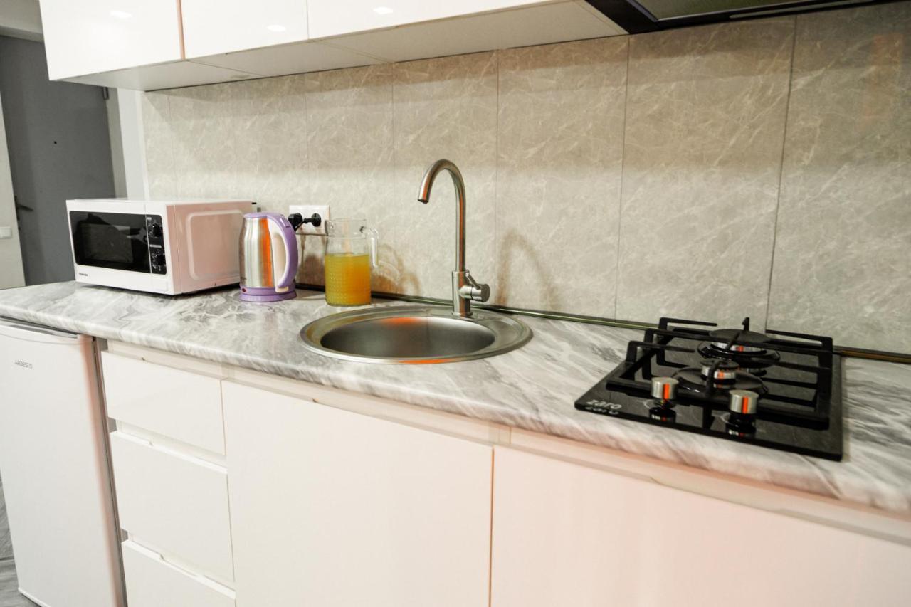 Apartment "B" With A Separate Bedroom Tbilisi Luaran gambar