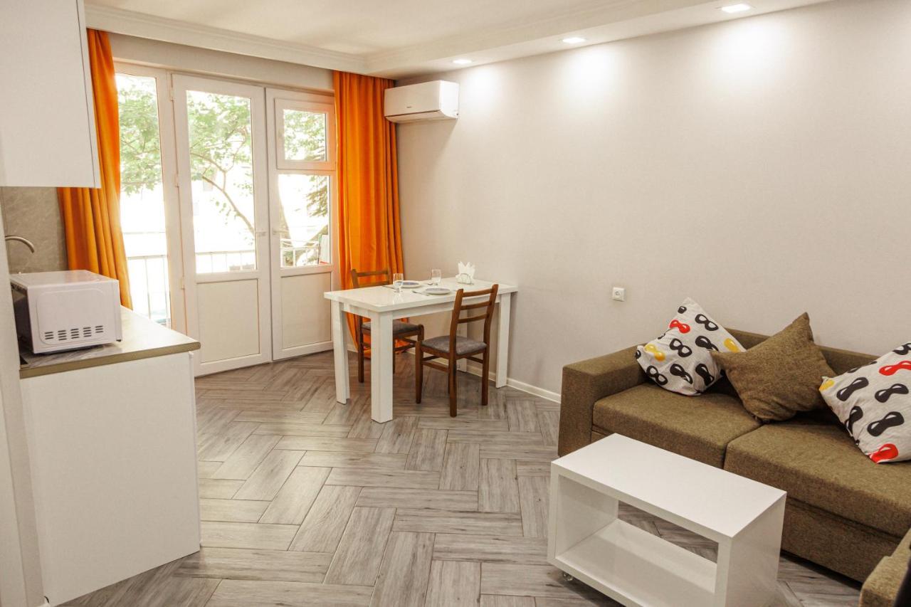 Apartment "B" With A Separate Bedroom Tbilisi Luaran gambar