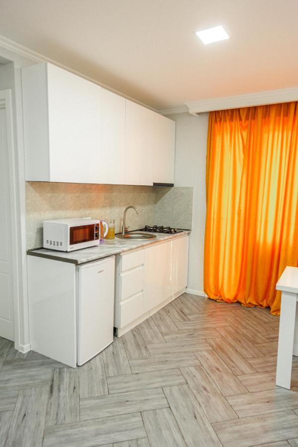 Apartment "B" With A Separate Bedroom Tbilisi Luaran gambar