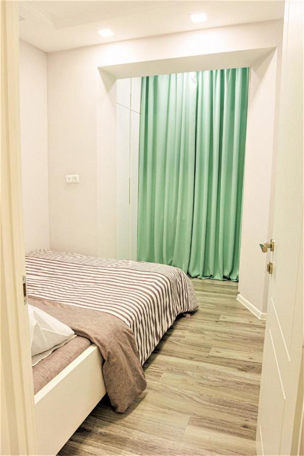 Apartment "B" With A Separate Bedroom Tbilisi Luaran gambar